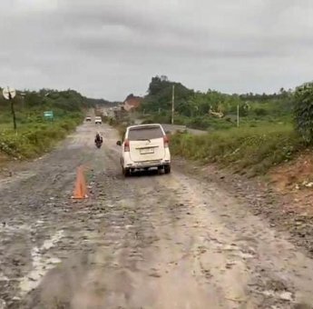 Pemerintah dan Swasta Bersinergi, Harapan Baru Pembangunan Jalan di Muara Kaman Ilir