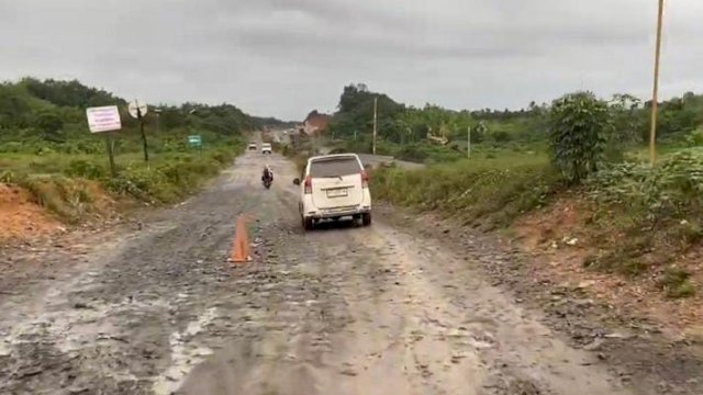 Jalan desa muara muntai ilir, Kukar. (istimewa)