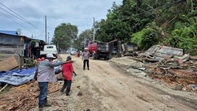 Kondisi longsor di Desa Batuah. (Istimewa)