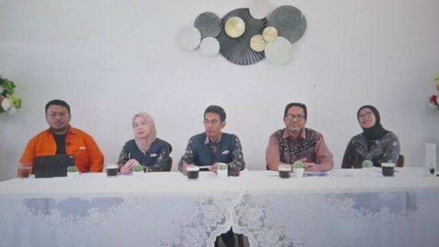 Suasana Bincang Iklim dan Bincang Pangan dengan topik "Peluncuran Mulok Pangan Lokal Bagi Siswa di Kabupaten Bone", secara virtual, Kamis, (24/07/2025). (Dok. Tangkapan layar) 