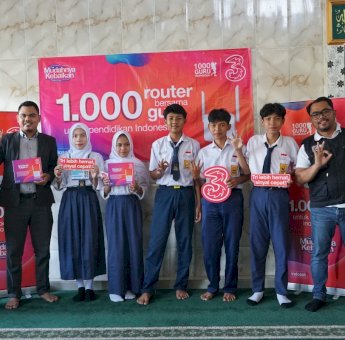 Indosat Buka Akses Digital ke 400 Sekolah di Pelosok Indonesia