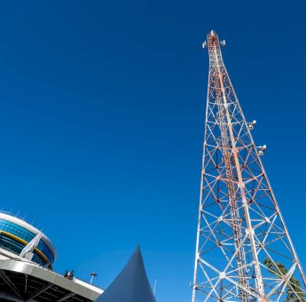 Q-2 2025: Indosat Tambah 15.000 BTS untuk Perluasan Jaringan di Indonesia