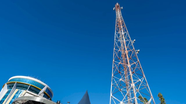 Dalam memperluas jaringan 4G di seluruh wilayah Indonesia, hingga periode kuartal kedua 2025 Indosat telah menambah 15.000 BTS. (Dok. Indosat Ooredoo Hutchison) 