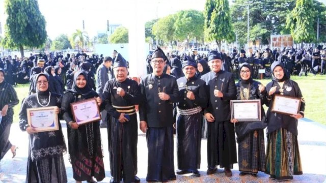 Suasana peringatan Hari 2025 Pemkab Bulukumba bernuansa Hitam-hitam sebagai simbol daerah. [IST]
