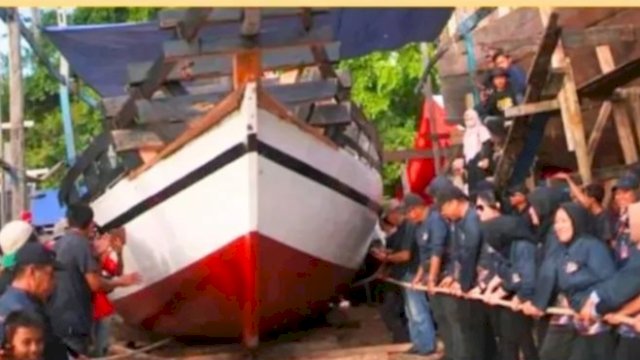 Kolase foto kegiatan Festival Pinisi Bulukumba. [IST]