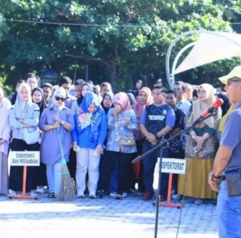 Peringati Hari Lingkungan Hidup, Pemkab Bulukumba Gelar Aksi Bersih Pantai