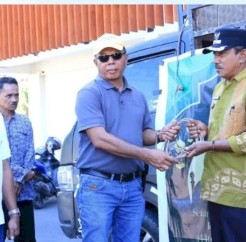 Presiden Serahkan Sapi Kurban Rp77 Juta, Bupati Andi Utta Serahkan Langsung ke Warga Bontotiro
