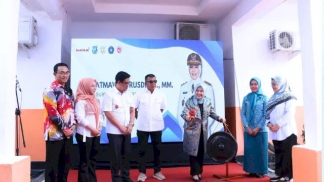 Wagub Sulsel, Fatmawati Rusdi didampingi Bupati dan Wabup Bulukumba melaunching Gerakan Genting Penurunan Stunting di Bulukumba. [Foto IST]