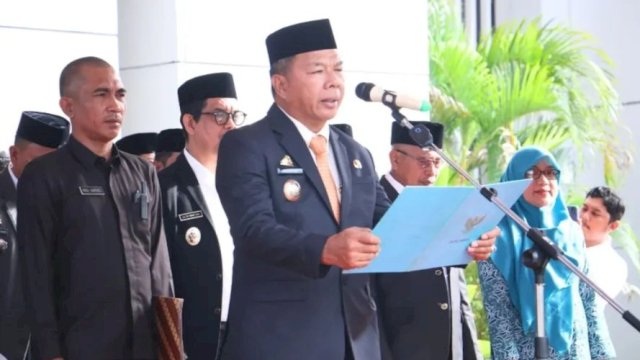 Bupati Bulukumba, Andi Muchtar Ali Yusuf saat membacakan sambutan kepala BKKBN RI dalam upacara peringatan Harganas 2025. [IST]
