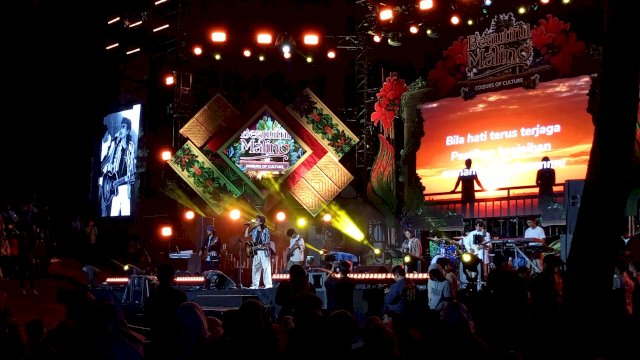 Penampilan Lobow di Beautiful Malino 2025, Jumat, (11/07/2025) malam kemarin. (Dok. Chaerani/Republiknews.co.id)