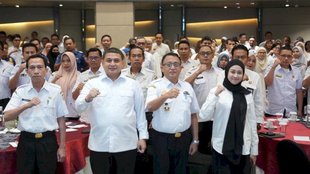 Wali Kota Makassar, Munafri Arifuddin saat menghadiri pembahasan pemutakhiran data tindak lanjut temuan hasil pemeriksaan Inspektorat Daerah Kota Makassar Tahun 2025 di Novotel Grand Shayla Makassar, Rabu (16/7/2025). (Foto: Istimewa)