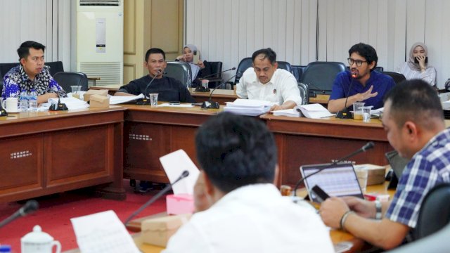 Suasana rapat Pansus RPJMD DPRD Sulsel tahun 2025-2029 yang digelar Jumat (18/7/2025). (Foto: Humas DPRD Sulsel)