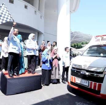 Pemprov Sulsel Luncurkan MICU, Mobil Ambulans Pertama yang Dilengkapi Ruang Operasi