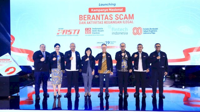 Jajaran OJK dan Satgas PASTI saat meluncurkan Kampanye Nasional Berantas Scam dan Aktivitas Keuangan Ilegal, di Jakarta, kemarin. (Dok. Otoritas Jasa Keuangan)