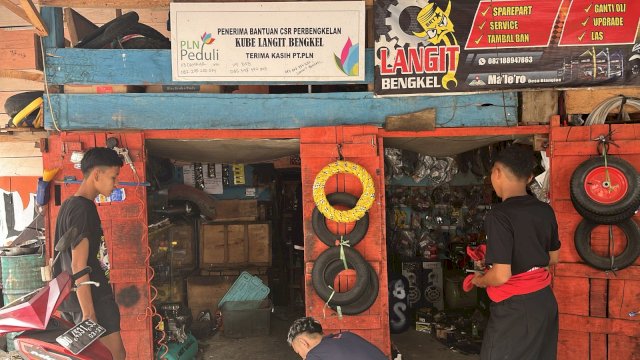 Langit Bengkel di Kabupaten Bantaeng merupakan salah satu pelaku usaha yang mendapatkan pendampingan dari program TJSL PLN UIP Sulawesi. (Dok. Humas PLN UIP Sulawesi) 