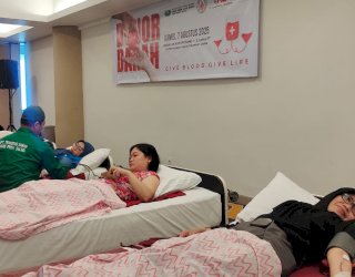Aston Makassar Gandeng Mitra Gelar Donor Darah, Kumpulkan 115 Kantong