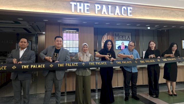 The Palace Jeweler kembali membuka outlet barunya di Atrium Mall Ratu Indah (MaRI), Jumat, (08/08/2025). Outlet tersebut merupakan yang ketiga di Makassar dan ke-81 di Indonesia. (Dok. Chaerani/Republiknews.co.id)