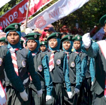 88 Sekolah di Gowa Semarakkan Gerak Jalan Pelajar HUT RI Ke-80