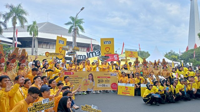 Parade Pasukan Kuning saat mengampanyekan SATSPAM IM3 di sepanjang Car Free Day (CFD) Jalan Jendral Sudirman, Makassar, Minggu, (24/08/2025) pagi tadi. (Dok. Chaerani/Republiknews.co.id)
