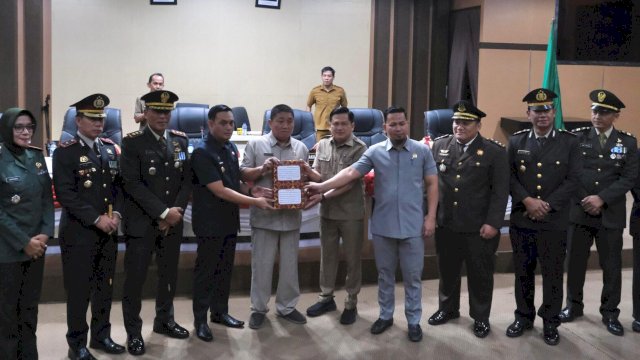 Ket: Paripurna Penyerahan Ranperda Perubahan APBD 2025