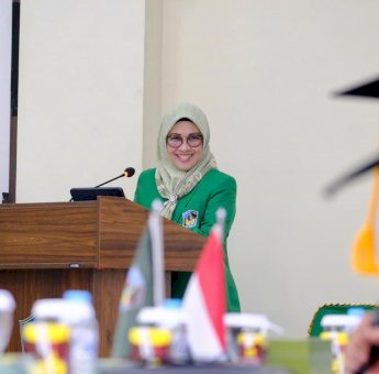 Sitti Husniah Talenrang Raih Gelar Doktor Ilmu Manajemen di UMI