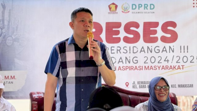 Anggota DPRD Sulsel, Edward Wijaya Horas saat melaksanakan kegiatan reses di Jalan Kemauan Raya, Kelurahan Bara-baraya Utara, Kecamatan Makassar, Kota Makassar, Minggu (27/7/2025). (Foto: Istimewa)