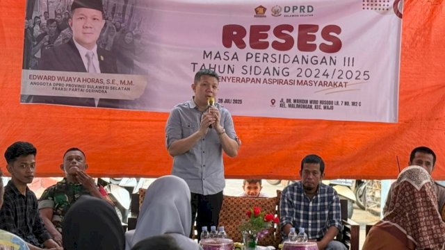 Anggota DPRD Sulsel, Edward Wijaya Horas saat melaksanakan kegiatan reses di Jalan Wahidin Sudirohusodo, Kelurahan Malimongan, Kecamatan Wajo, Kota Makassar, Senin (28/7/2025). (Foto: Istimewa)