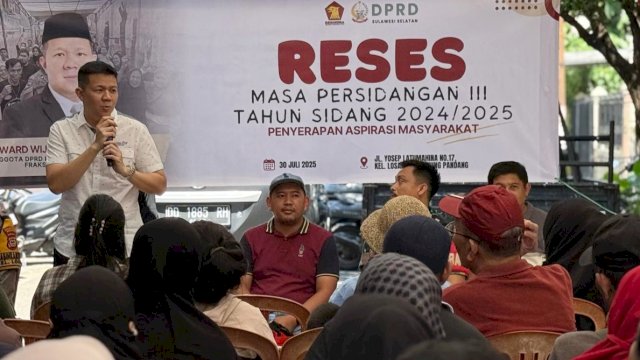 Anggota DPRD Sulsel, Edward Wijaya Horas saat menggelar kegiatan reses di Jalan Yosep Latumahina, Kelurahan Losari, Kecamatan Ujung Pandang, Kota Makassar, Rabu (30/7/2025). (Foto: Istimewa)