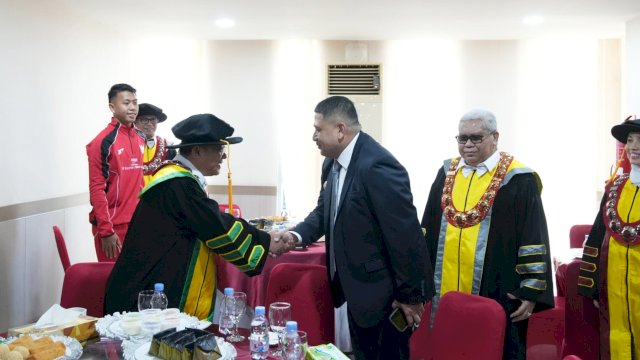 Wali Kota Makassar, Munafri Arifuddin saat menghadiri Dies Natalis Universitas Negeri Makassar (UNM) ke-64 di Ballroom Teater Menara Pinisi UNM, Sabtu (2/8/2025). (Foto: Istimewa)