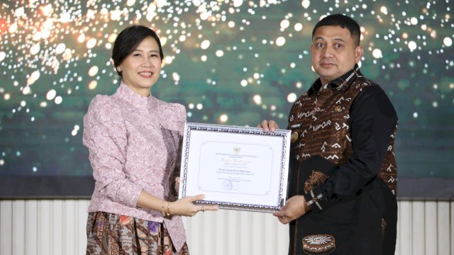 Pemerintah Kota Makassar meraih penghargaan sebagai Kota Layak Anak (KLA) Kategori Nindya tahun 2025, Jumat (8/8/2025) malam. (Foto: Istimewa)
