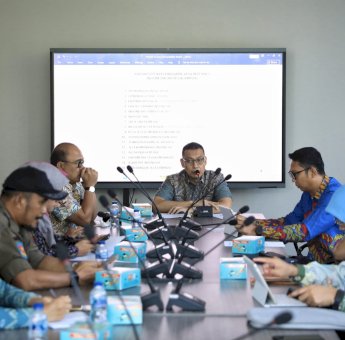 Pemkot Makassar Tegas Tertibkan Kabel Fiber Optik Ilegal