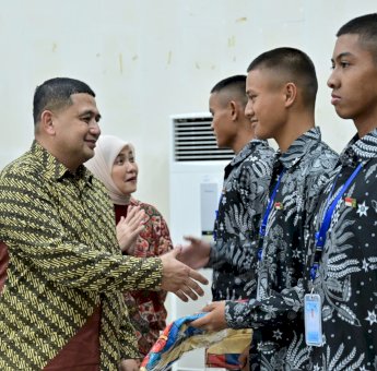 Pemkot Makassar Beri Kado Spesial untuk Paskibraka 2025, Liburan ke Bali Hingga Beasiswa Kuliah
