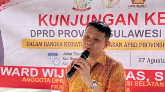 Anggota DPRD Sulsel, Edward Wijaya Horas saat melaksanakan kegiatan pengawasan APBD Sulsel di Jalan Tidung VII, Kelurahan Mappala, Kecamatan Rappocini, Kota Makassar, Rabu (27/8/2025). (Foto: Istimewa)