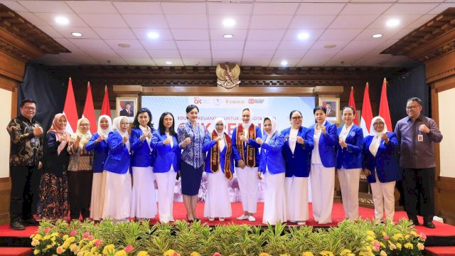 OJK Bersama IWAPI menggelar (ToT) kepada perempuan dan pelaku UMKM dalam rangka mendorong keterlibatannya sebagai duta literasi keuangan. (Dok. Otoritas Jasa Keuangan) 