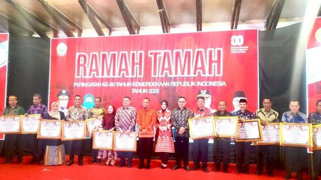 Ket: Penghargaan dari Pemprov Sulsel untuk Kota Parepare