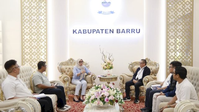 Ket; Bupati Barru, Andi Ina Kartika Sari
