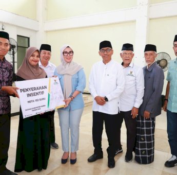 Bupati Barru Serahkan Insentif kepada 182 Guru MDTA, Dorong Penguatan Pendidikan BTQ