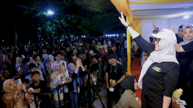 Ket; Bupati Barru, Andi Ina Kartika Sari