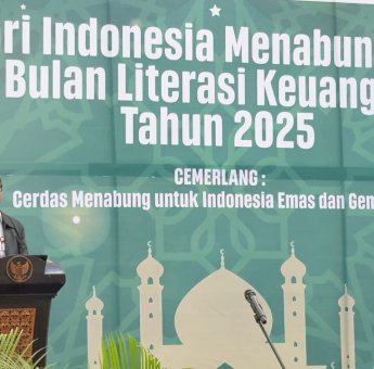 OJK Sulselbar dan Pemkab Bone Ajak Santri Biasakan Menabung Sejak Dini