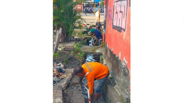Ket: Pemkot Parepare Bersihkan Drainase