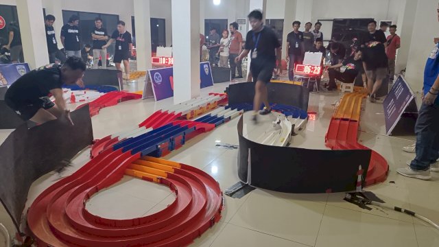 Ket: Perlombaan Mini 4WD pada Kejurprov Damper Class Series ke-3 di Parepare