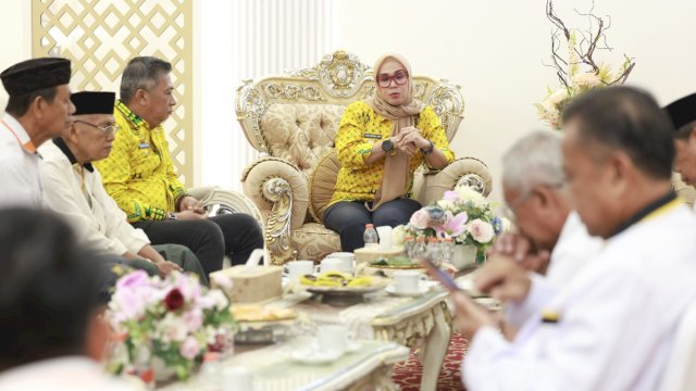 Ket: Bupati dan Wakil Bupati Barru, Andi Ina Kartika Sari dan Abustan A Bintang