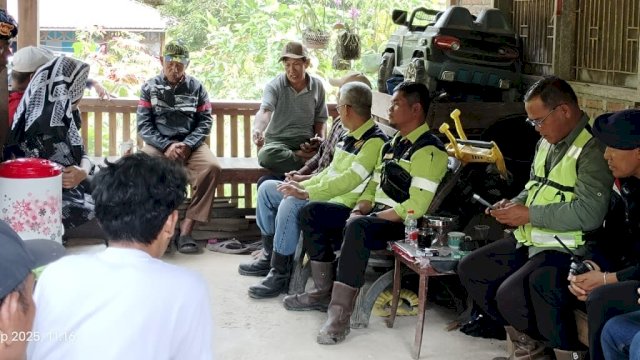 Ket: ⁠Warga Lingkar Tambang 