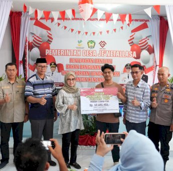 Bupati Gowa Serahkan Bantuan Kemensos RI untuk Sanggar Seni Kalegowa