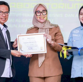 Bupati Barru Andi Ina Kartika Sari Ajak Mahasiswa ITBA Al Gazali Jadi Agen Perubahan Pembangunan Daerah