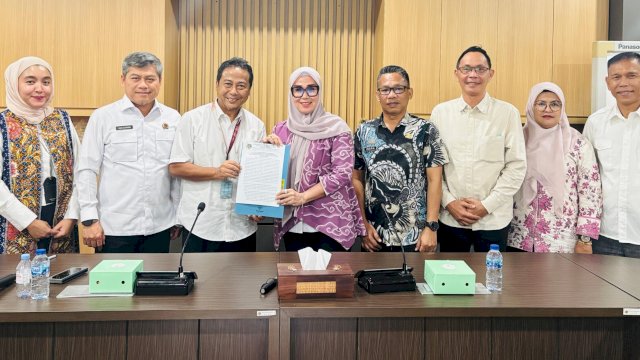 Ket: Pemkab Barru dan Kementerian ATR/BPN Teken Verifikasi Revisi RTRW