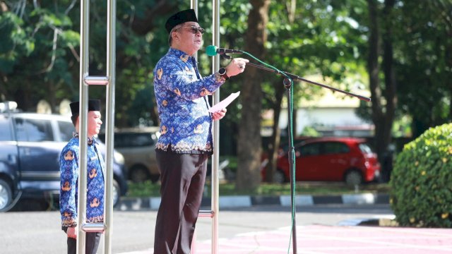 Ket: Wakil Bupati Barru, Abustan A Bintang Pimpin Upacara HKN