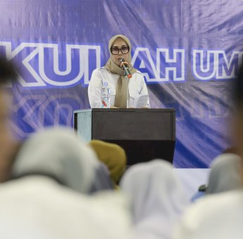 Bupati Barru Andi Ina Kartika Sari Sampaikan Kuliah Perdana di STMIK Kharisma Makassar, Motivasi Mahasiswa Baru Jadi Pemimpin Inovatif