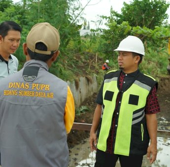 Wali Kota Parepare Tasming Hamid Turun Pantau Pengerukan Hulu Sungai Antisipasi Banjir