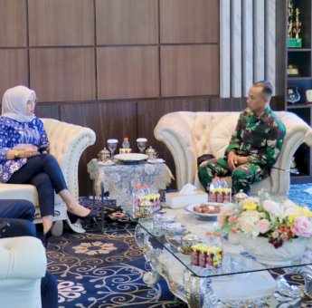Bupati Barru Terima Audiensi Danyon Arhanud 16 Kostrad Bahas Latihan Menembak Rudal